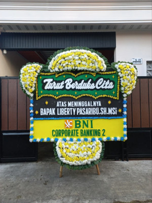 Papan Bunga Duka di Sumur Gedang