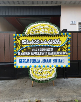 Papan Bunga Duka di Sumur Gedang